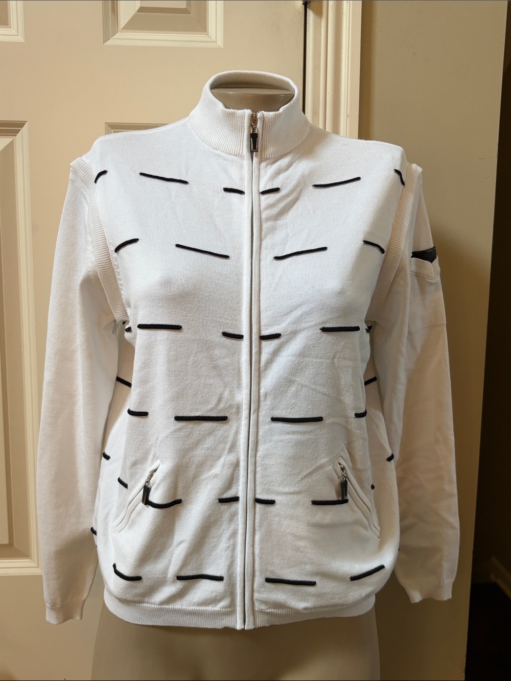 NWT Jamie Sadock White Zip-Front Jacket Black Accents/zip off sleeves, small